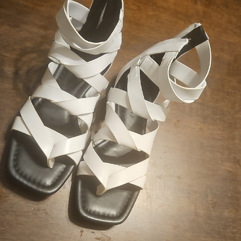 AEROSOLES White Strappy Sandals
